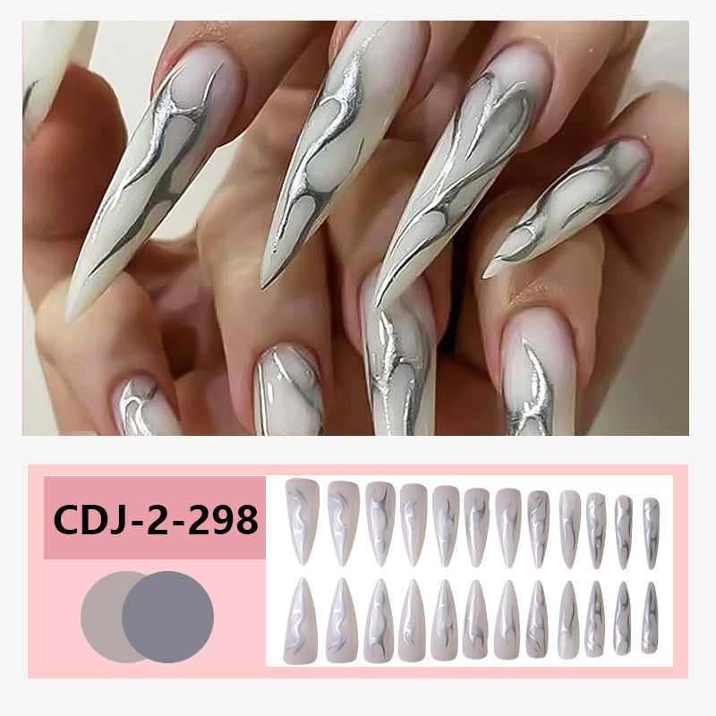 Unhas postiças europeias e americanas, multicoloridas, onduladas, com pequenas flores e estampa xadrez.
