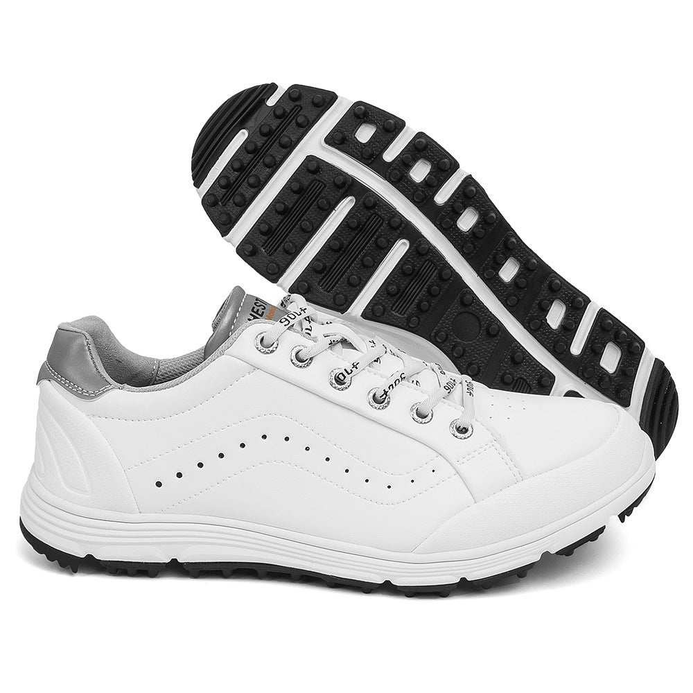 Sapatos de golfe masculinos sem cravos, ideais para treino e para o público em geral.