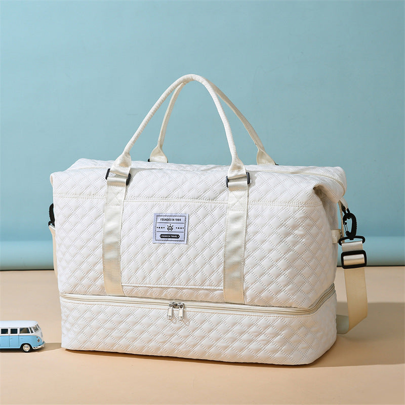 Bolsa esportiva xadrez com separação para itens secos e molhados, ideal para ioga e fitness, com amplo compartimento para sapatos e perfeita para viagens.