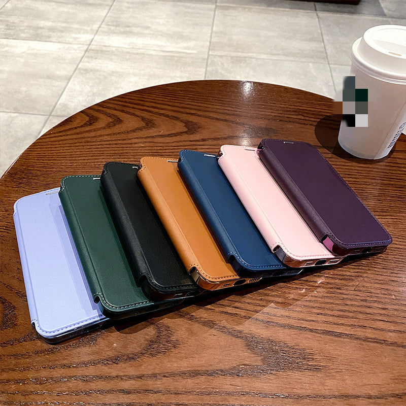 Capa de couro com proteção dourada, revestimento eletroplástico e fecho magnético, compatível com iPhone 16, Apple 15 e 14.