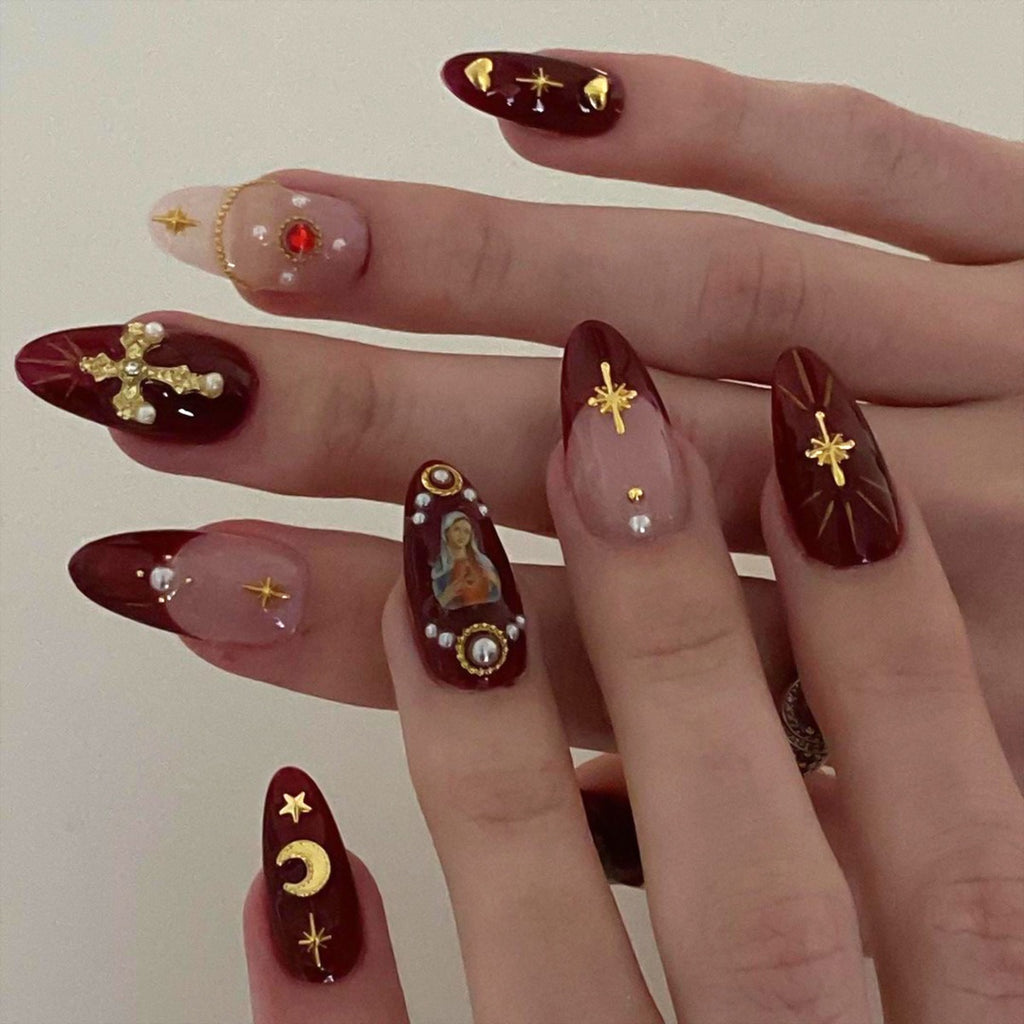 Unhas postiças populares na Europa e nos Estados Unidos, com design de unhas cruzadas, brilhantes e com efeito diamante.