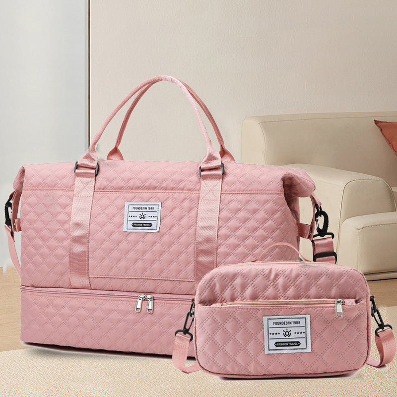 Bolsa esportiva xadrez com separação para itens secos e molhados, ideal para ioga e fitness, com amplo compartimento para sapatos e perfeita para viagens.