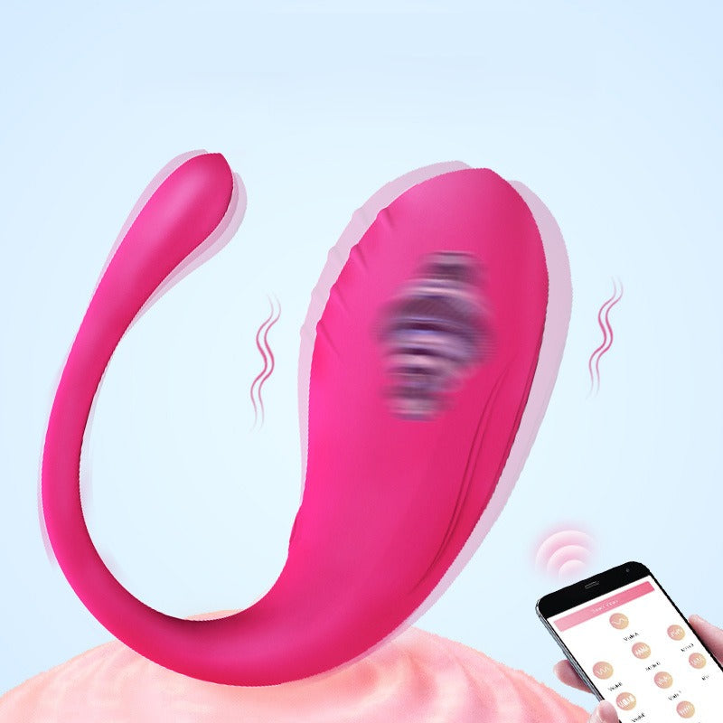 Cheng, um masturbador feminino com controle remoto em formato de ovo, entra no corpo e sai usando brinquedos sexuais adultos de alta resistência.