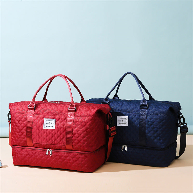 Bolsa esportiva xadrez com separação para itens secos e molhados, ideal para ioga e fitness, com amplo compartimento para sapatos e perfeita para viagens.